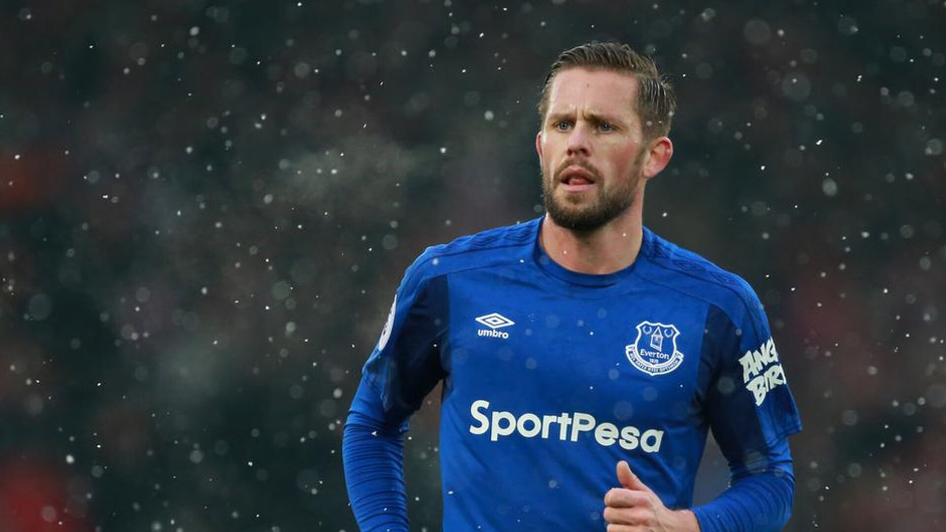 “泳池火花四溅!2025世界游泳锦标赛见证新纪录诞生”