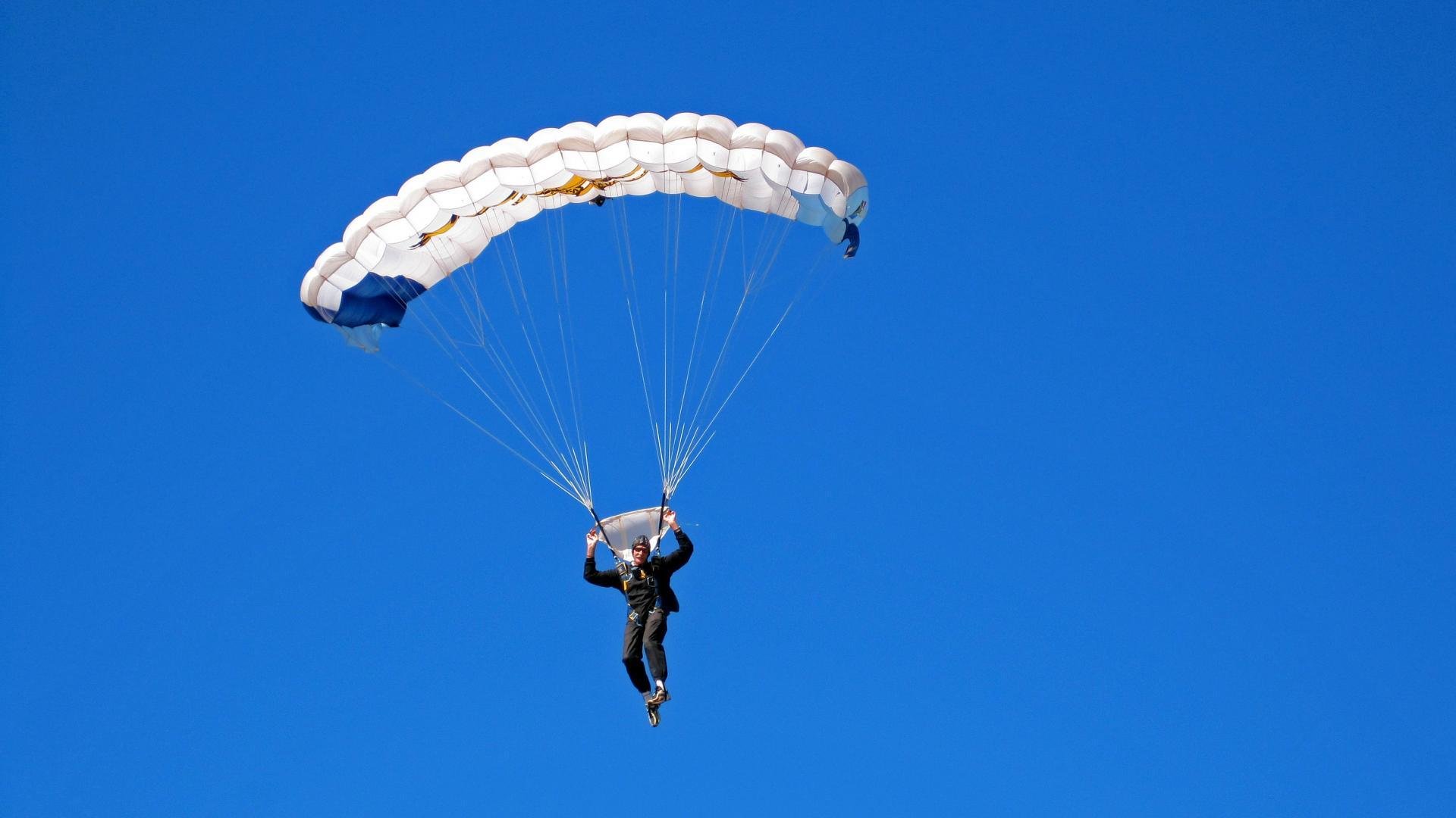中甲球队引入战术机器人模拟赛中防守站位,机器人模拟战斗